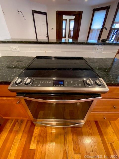 Building Photo - 174 Meadow St