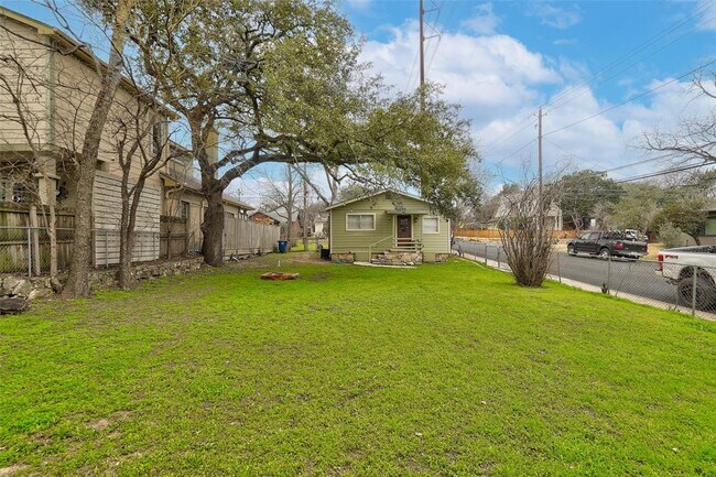 Building Photo - 916 Jewell St