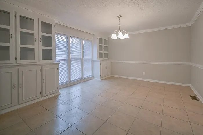 Building Photo - 1501 Blackbird Dr
