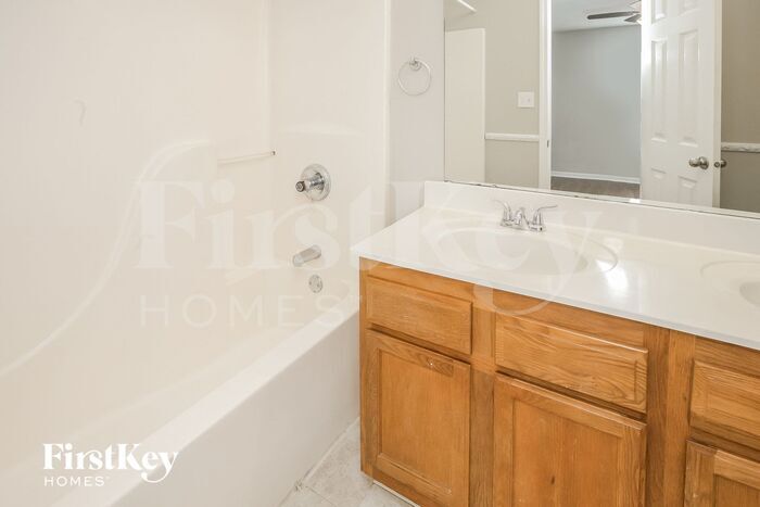 Building Photo - 6029 Polonius Ln