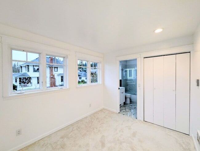 Building Photo - 4Bd/2.75Ba Mukilteo House