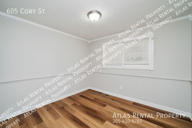 Building Photo - 605 Cory St