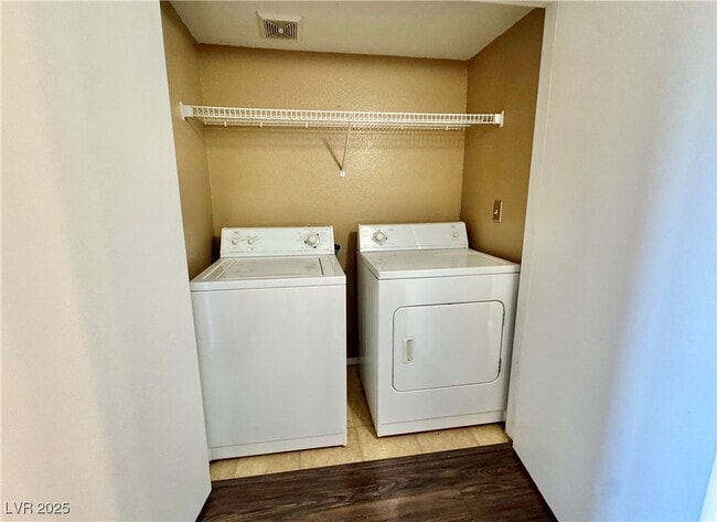 Building Photo - 45 Maleena Mesa St