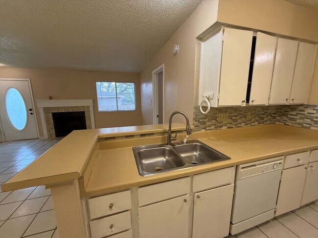Building Photo - 11606 Castle Rock Ct
