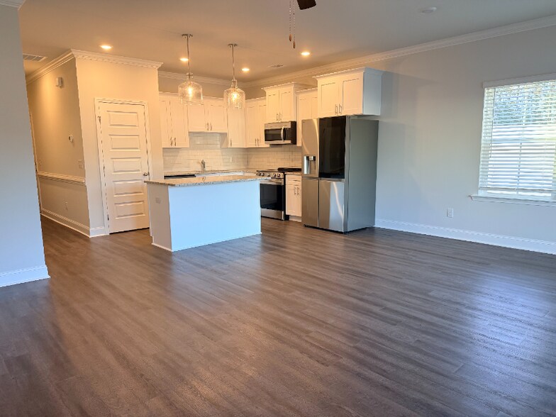 Building Photo - 88 Dorsey Dr