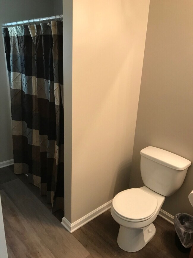 Building Photo - 327 Hidden Creek Ln