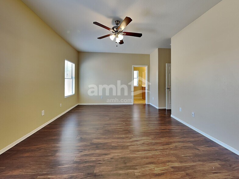Building Photo - 2548 W Spencer Run