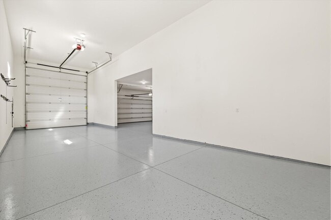 Building Photo - Luxury 5-Bed + Bonus + RV Garage Home for ...