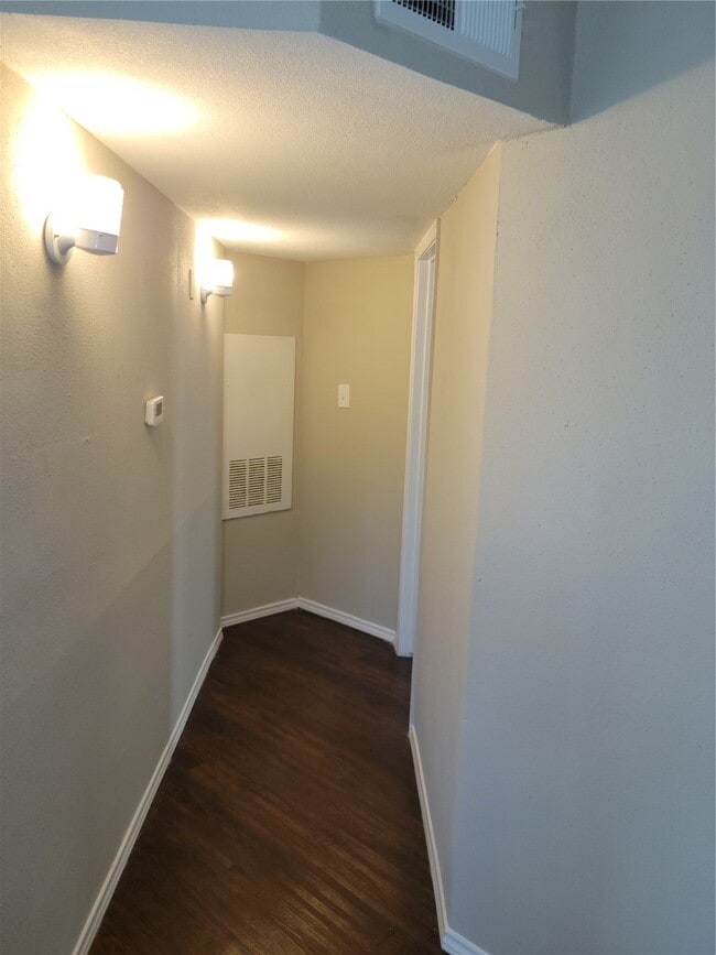 Building Photo - 7200 W T C Jester Blvd