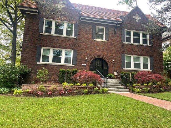 Primary Photo - 7700 Shirley Dr
