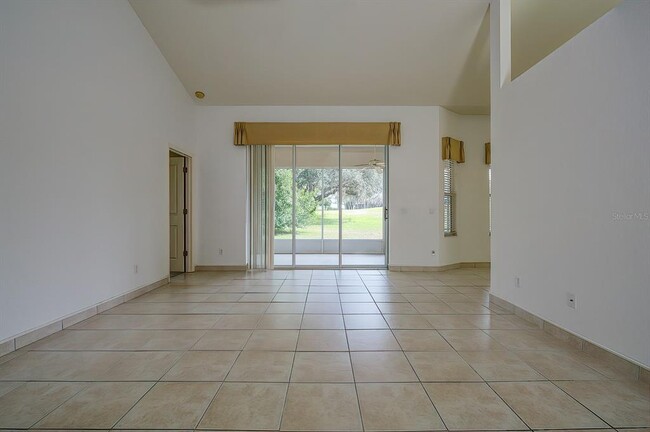 Building Photo - 5 Strawood Point