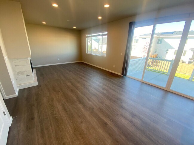 Building Photo - Fantastic Paired Home in Castle Rock