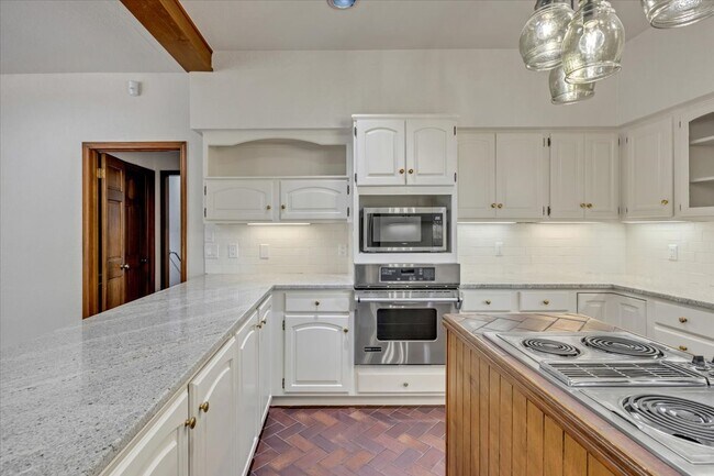 Building Photo - 4075 St Croix Dr