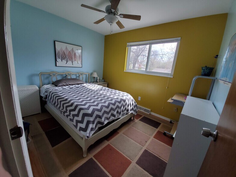 Building Photo - 2200 Sheffield Dr.