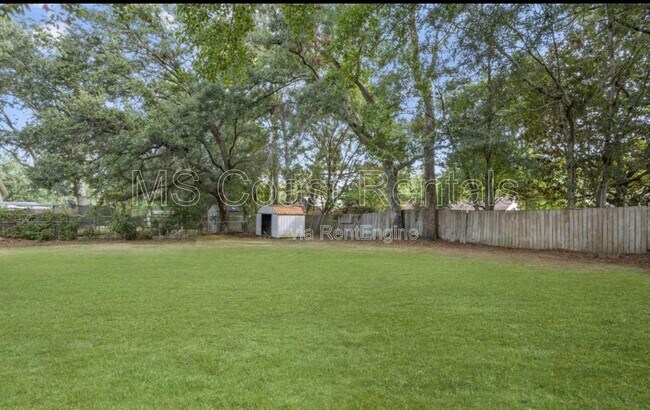 Building Photo - 7520 Marathon Dr