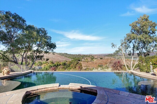 Building Photo - 13045 Ripple Creek Ln