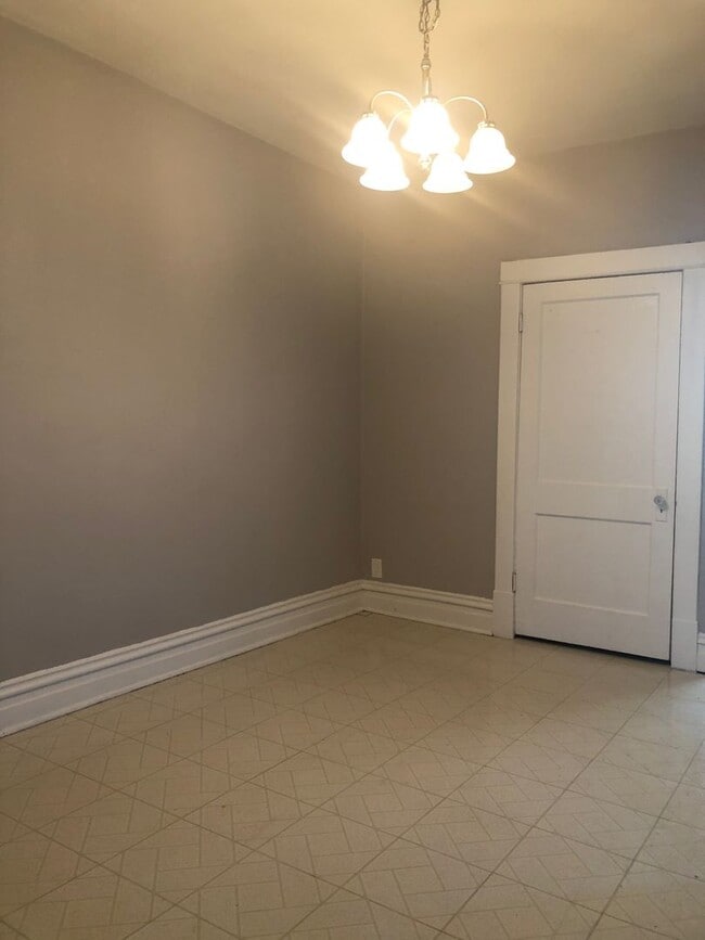 Building Photo - 1224 Tamm Ave