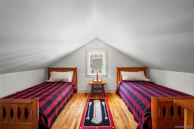 Building Photo - 6 Alpine Rd