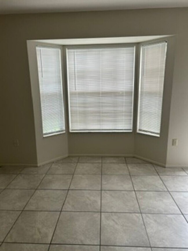 Building Photo - 10559 Chalmer St