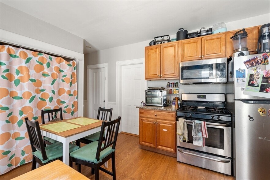 Building Photo - 7 Antwerp St