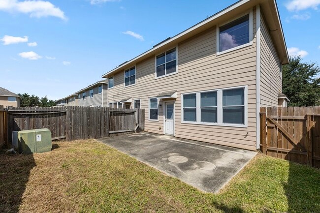 Building Photo - 14323 Mirkwood Ln