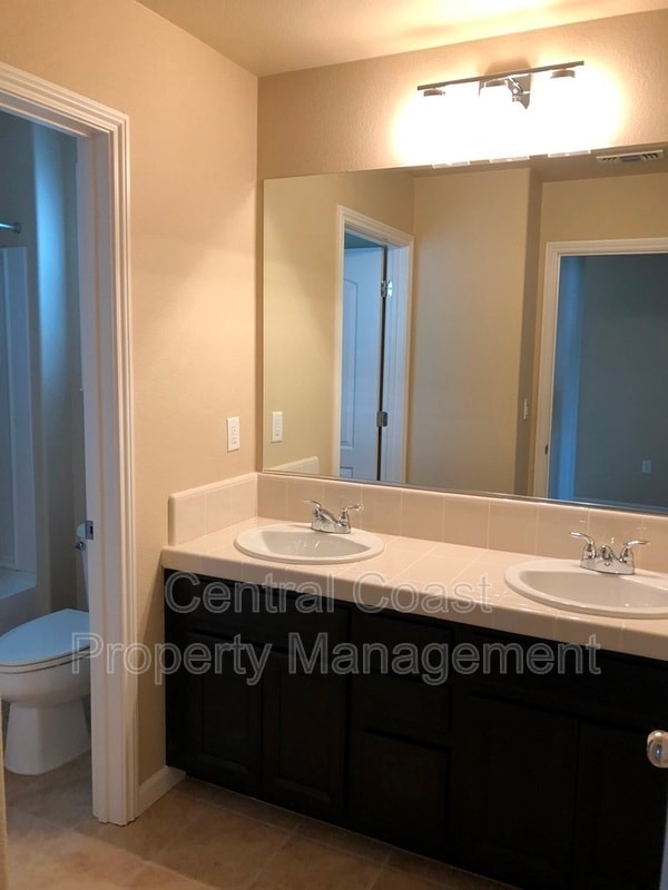Building Photo - 16330 E Garrison Dr