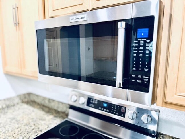 Building Photo - 2983 Ashland Ln S