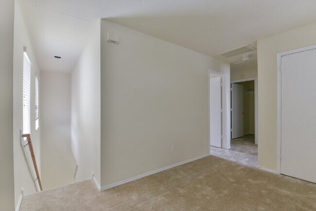 Building Photo - 5719 Clerkenwell Dr