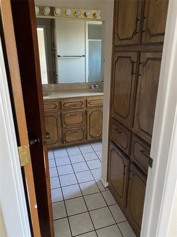 Building Photo - 6209 Live Oak Trail