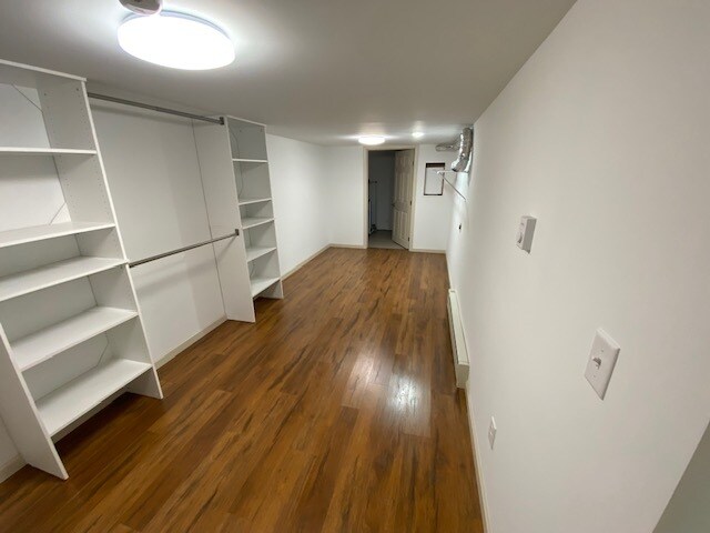 Building Photo - 656 N Hunter Hwy