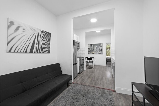 Building Photo - 207 W 136th St