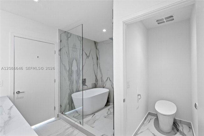 Building Photo - 1400 Biscayne Blvd