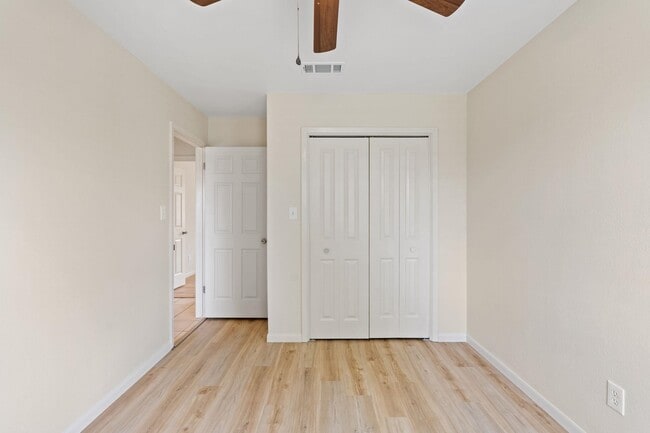 Building Photo - 609 Aspen Ln