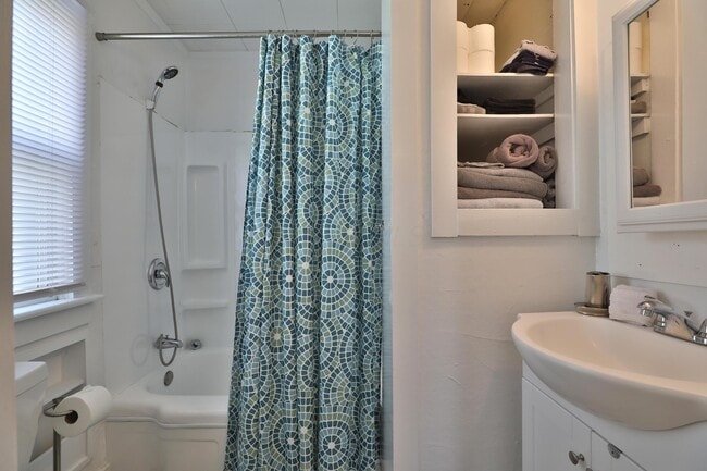 Building Photo - 1314 Michigan Ave