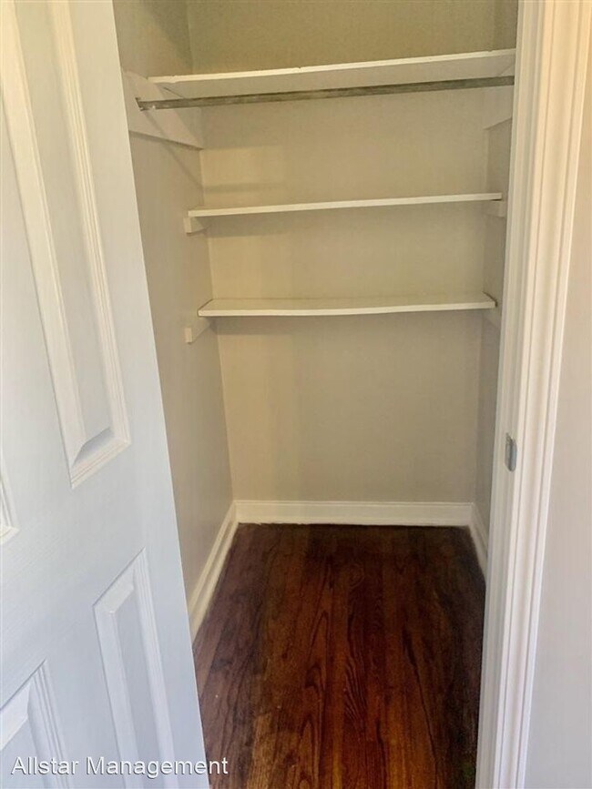 Building Photo - 2 br, 1 bath House - 201 Bates Circle