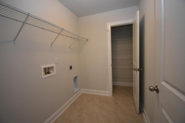 Building Photo - 2874 Scarecrow Way