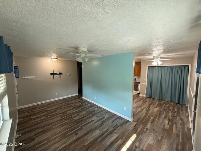 Building Photo - 10804 Hale Ave