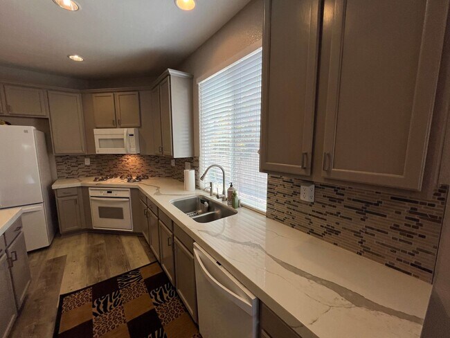 Building Photo - 4-bedroom single story in Sylvan School Di...