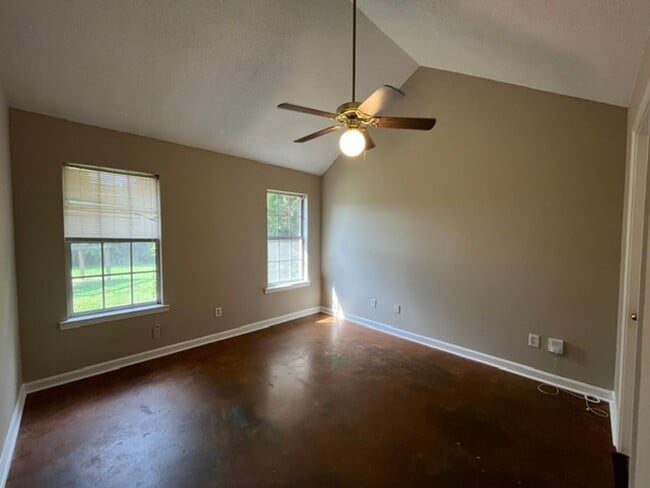 Building Photo - 7043 Foxhall Dr