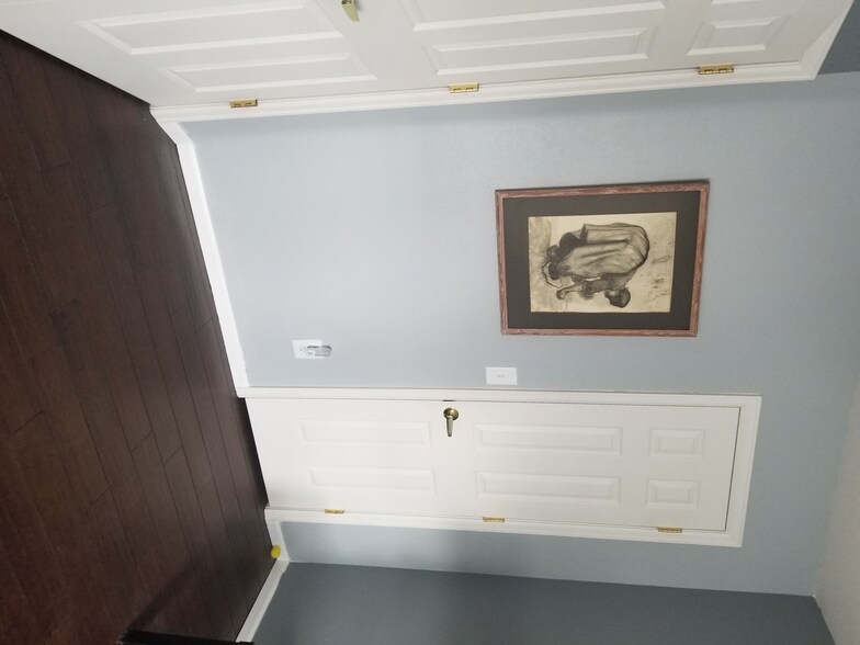 Upper BR -2 - 8119 Maple Dr