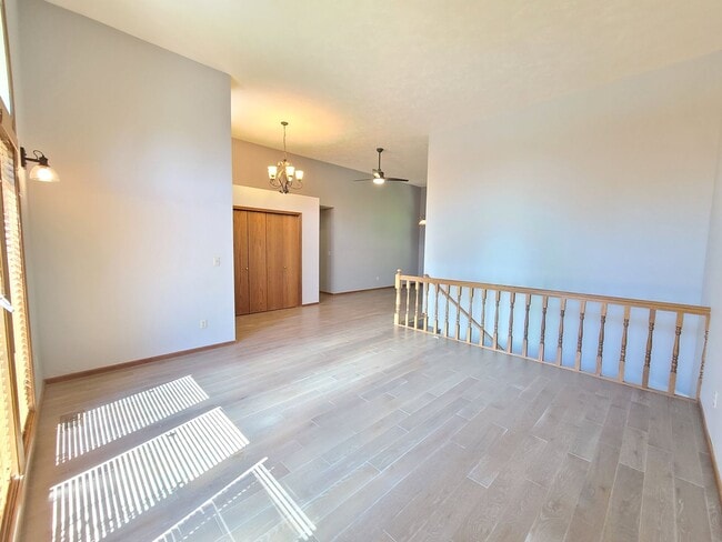 Building Photo - 3425 E 61st Ave