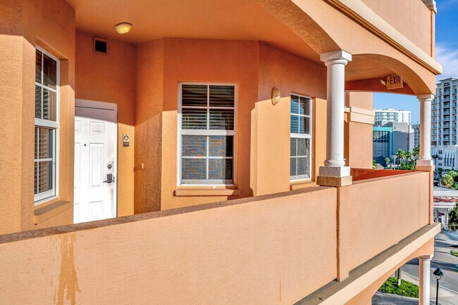 Building Photo - 530 S Gulfview Blvd