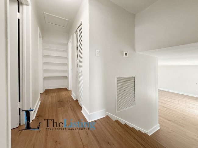 Building Photo - 4501 S Cortez Ave