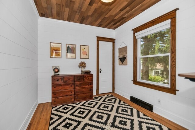 Building Photo - 204 E Burlington St