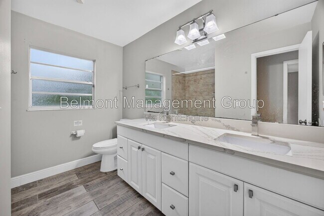 Building Photo - 7606 Waunatta Ct
