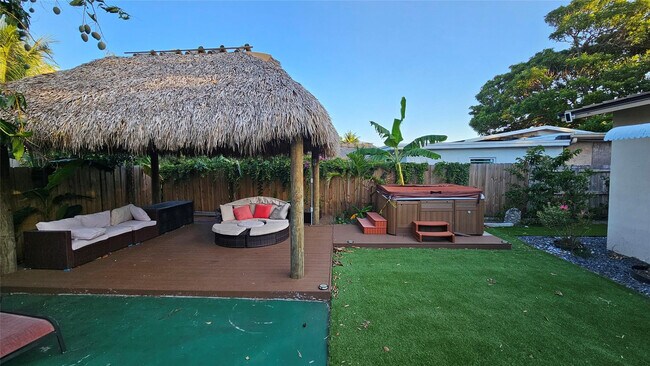 Building Photo - 436 NE 25th Ave