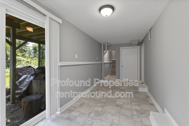Building Photo - 12340 NW McDaniel Rd