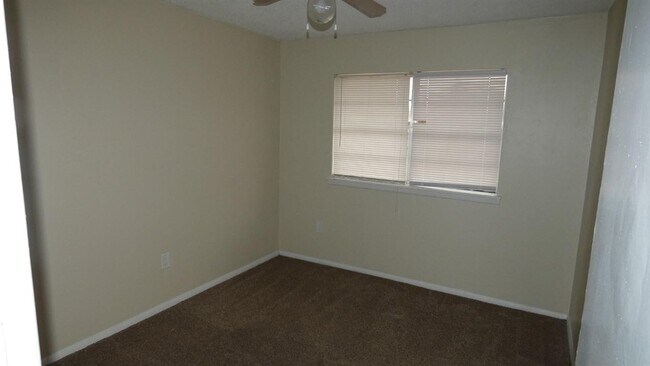 Building Photo - 605 SW 45th St