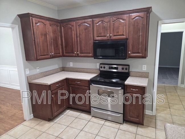 Building Photo - 617 Rambush Dr