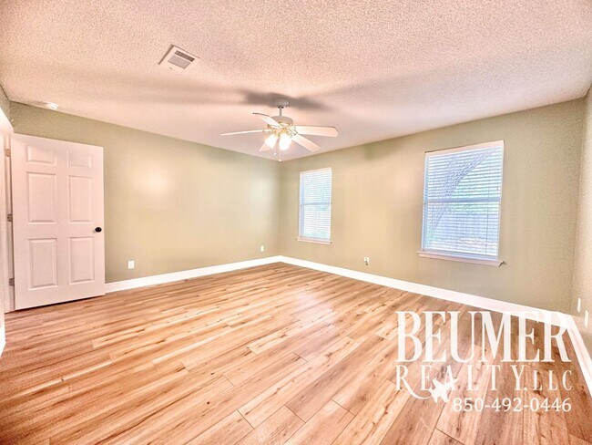 Building Photo - Now Available - 4br/2ba Home near NAS Pensacola back Gate